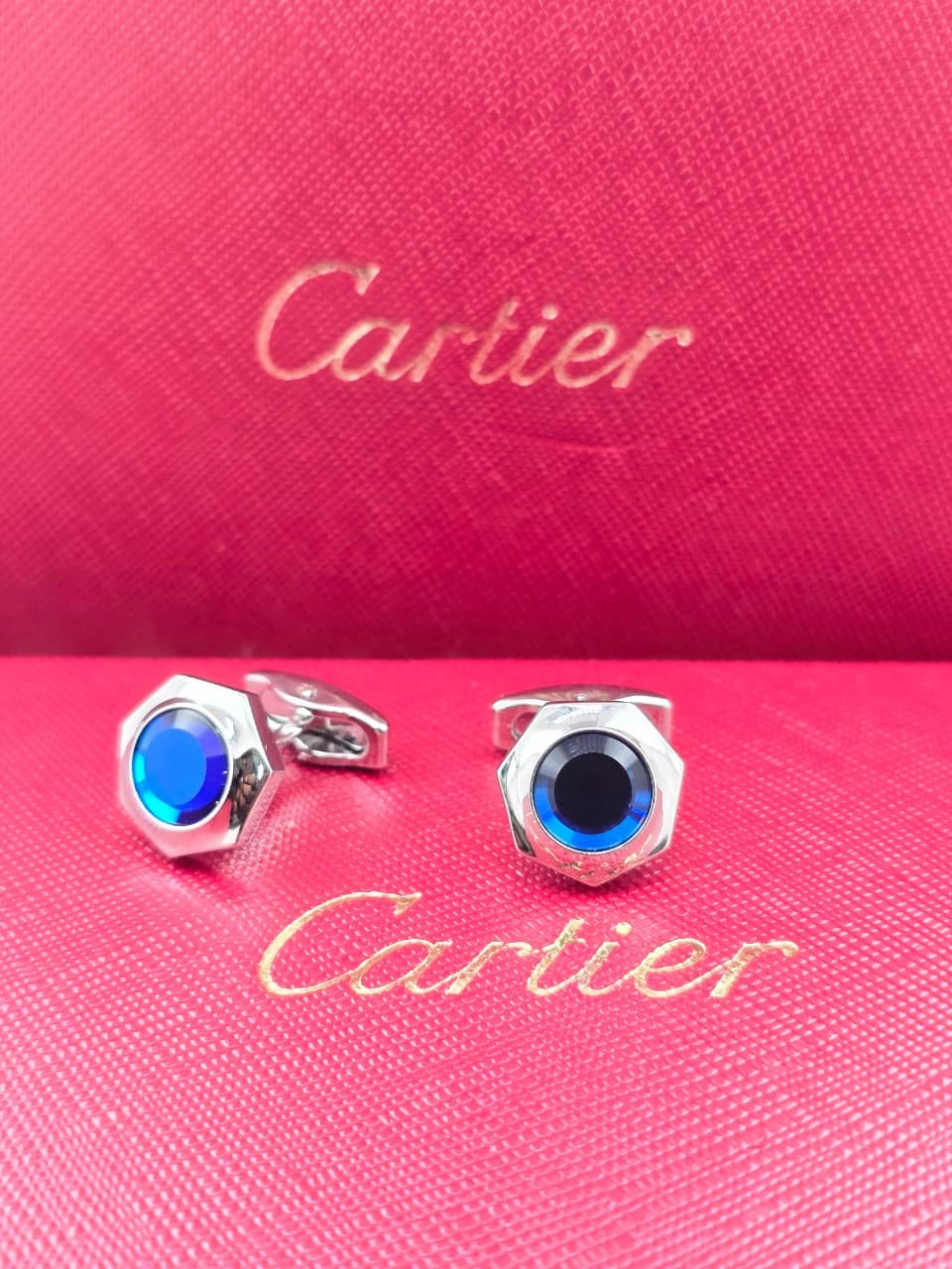 أزرار أكمام كارتييه Cartier حجر أزرق سداسية - أزرار أكمام فاخرة للرجال بلون فضي