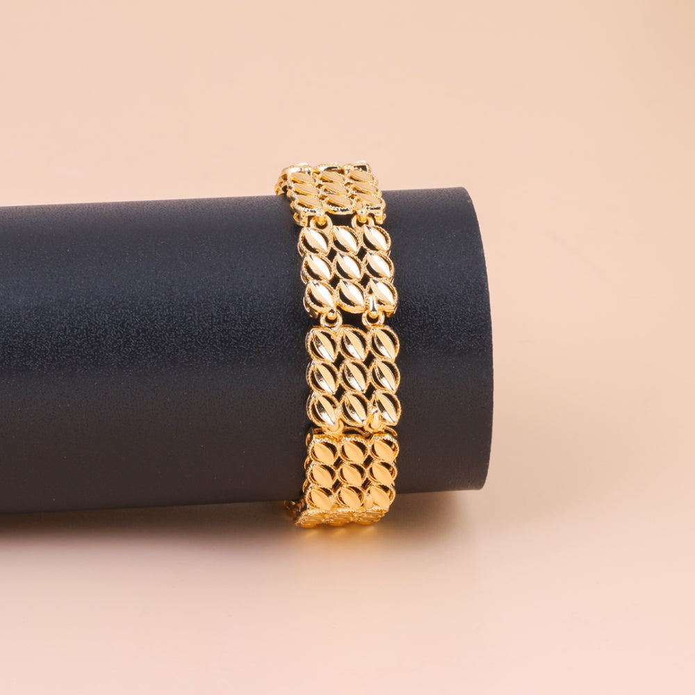 Gold Alternative Bracelet – A Touch of Luxury