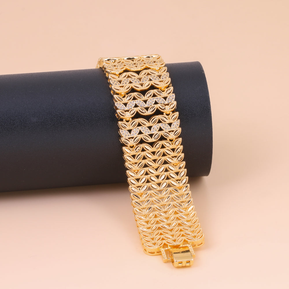 Gold Alternative Bracelet – A Touch of Luxury