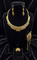 Elegant Alternative Gold Necklace