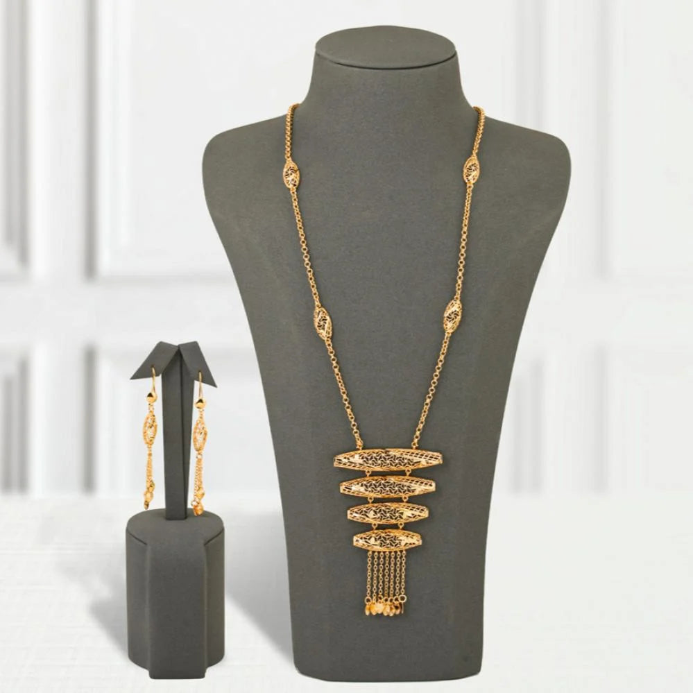 Gold Alternative Contracts Gold Mesh