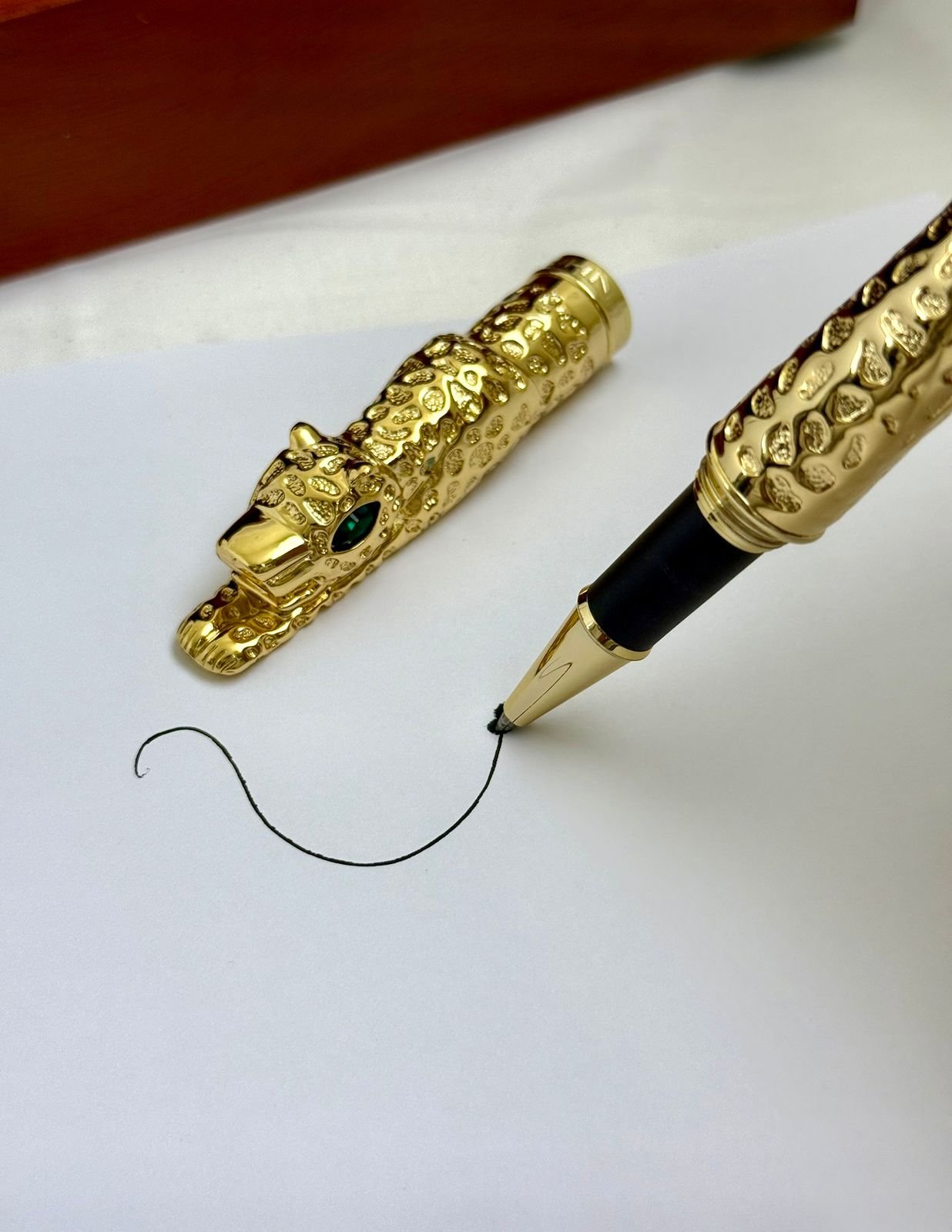 Jinhao Golden Leopard Pen