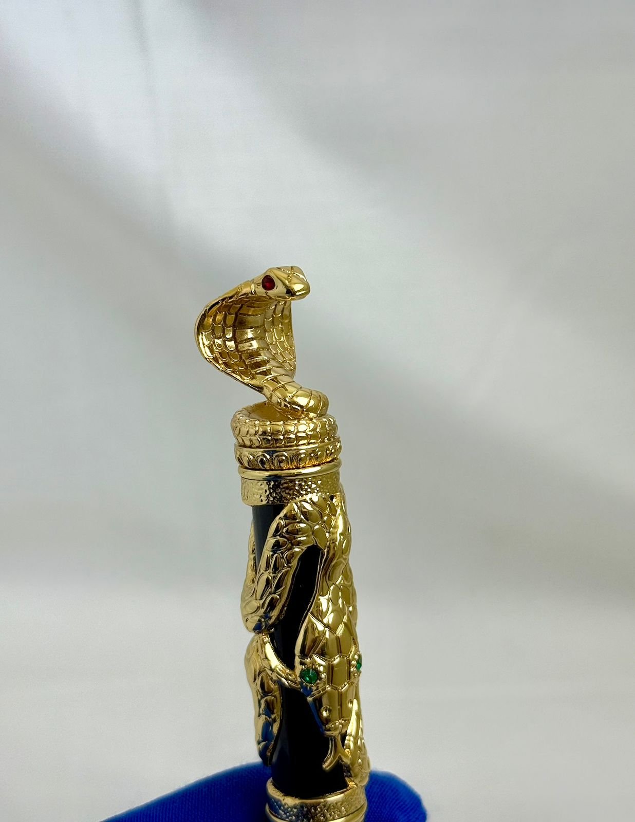 Jinhao Golden Snake Series Pen