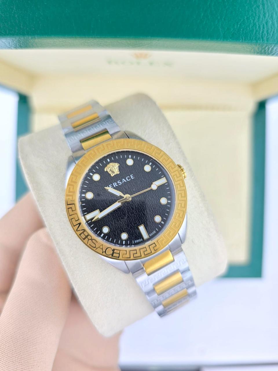 Greca Logo Aero Watch