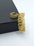 Gold alternative bracelet, a royal touch