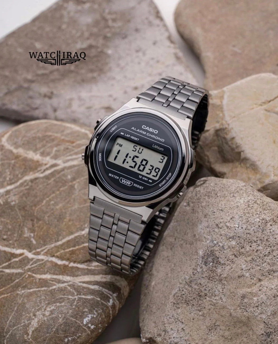A CASIO COUPLE VINTAGE UNISEX ROUND BRACELET IN GOLD AND SILVER