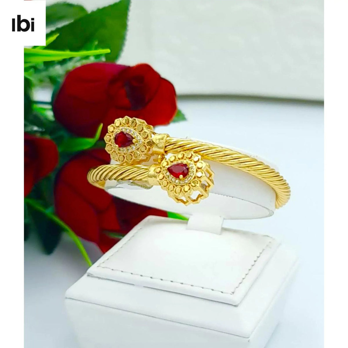 Bracelet Gold With Red Stone