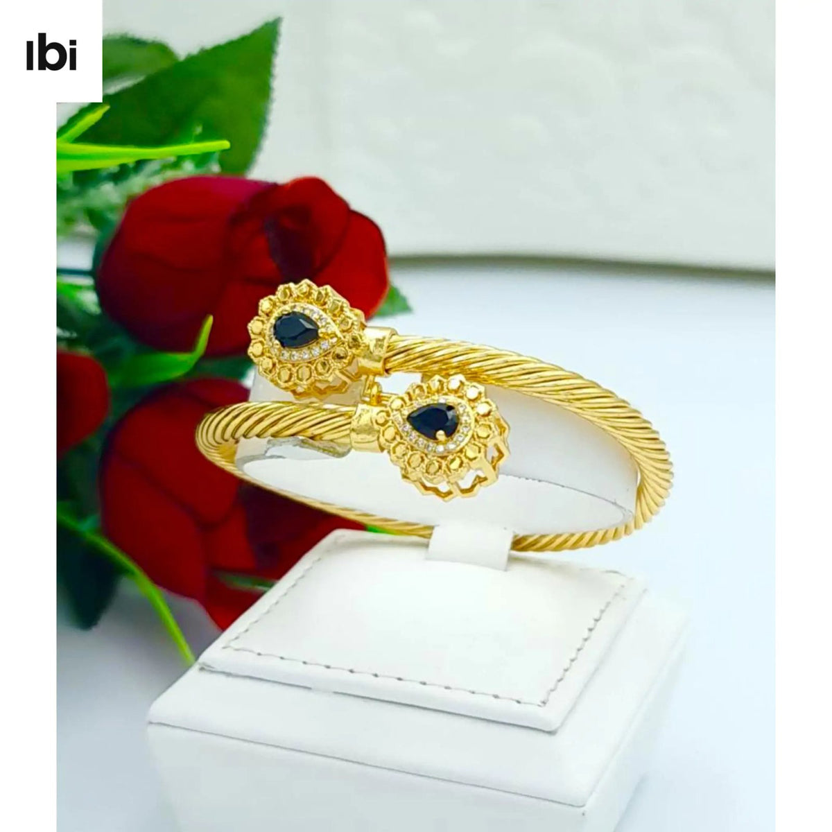 Bracelet Gold With Black Stone